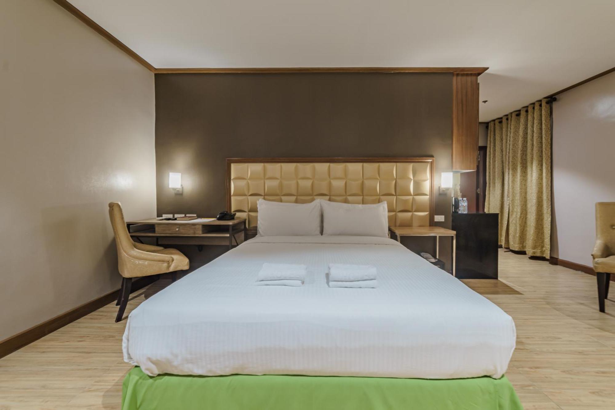 Robertson Hotel Naga  Eksteriør billede