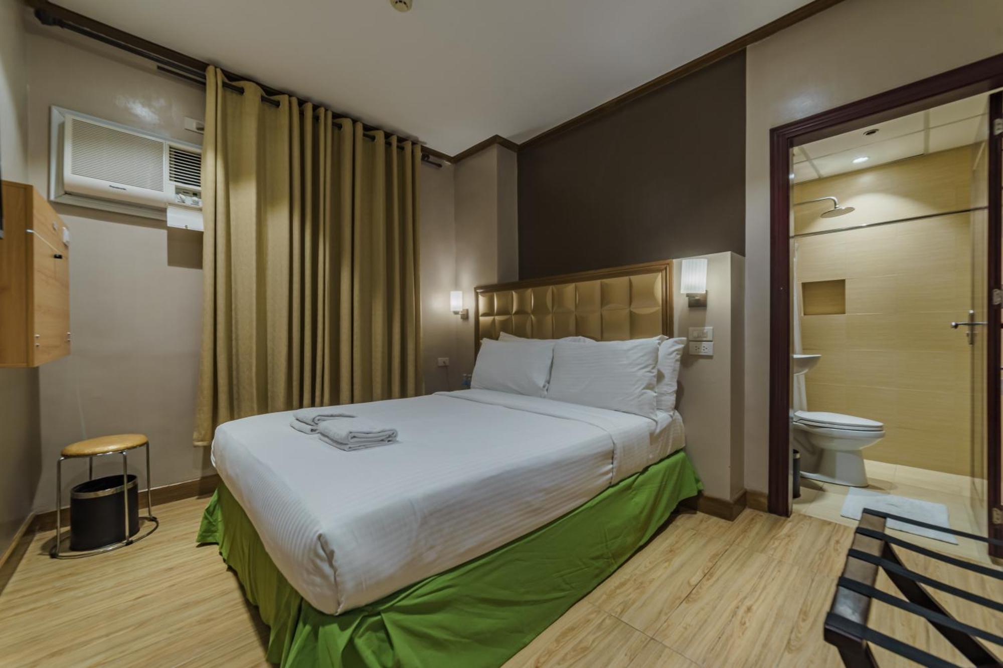 Robertson Hotel Naga  Eksteriør billede
