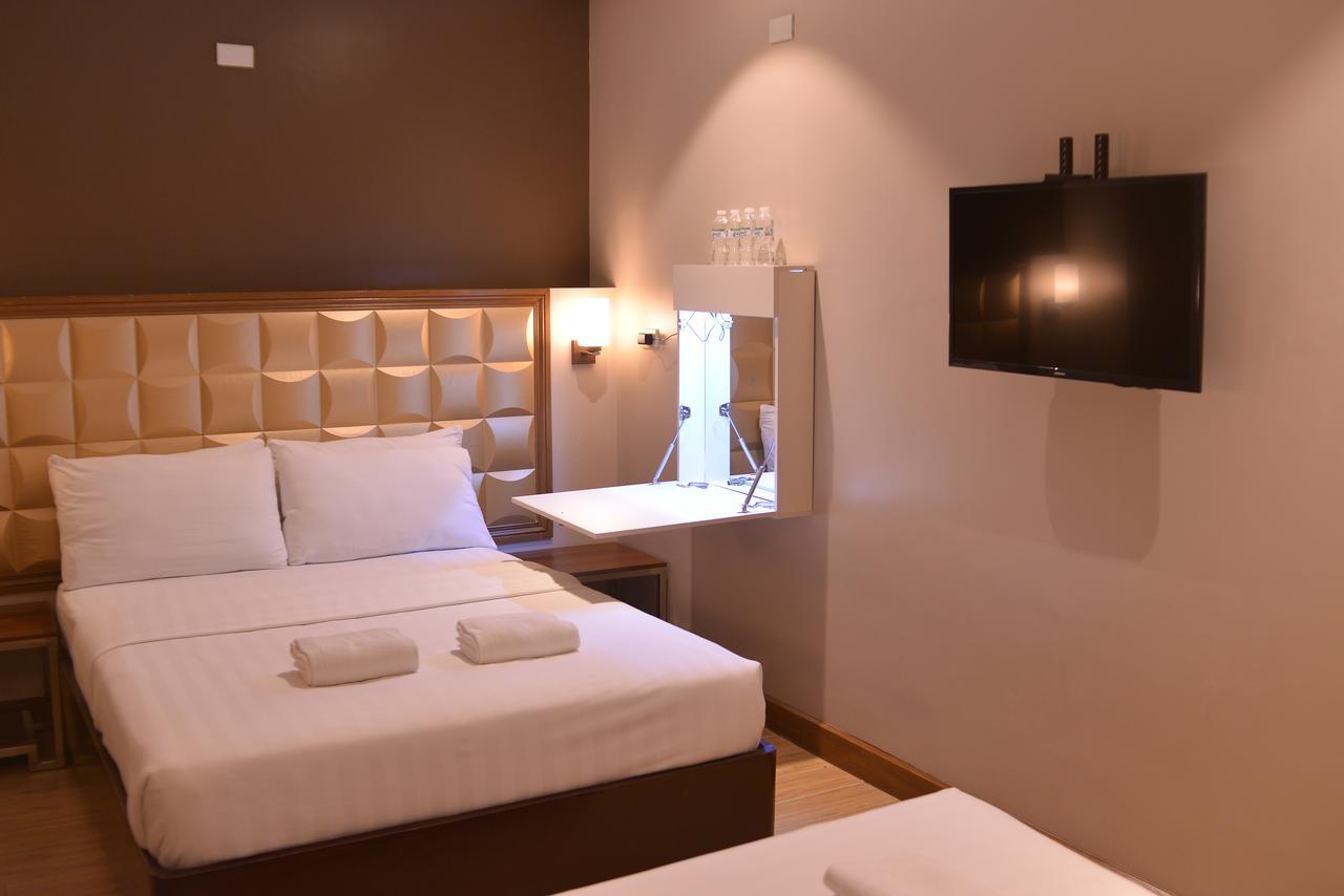 Robertson Hotel Naga  Eksteriør billede